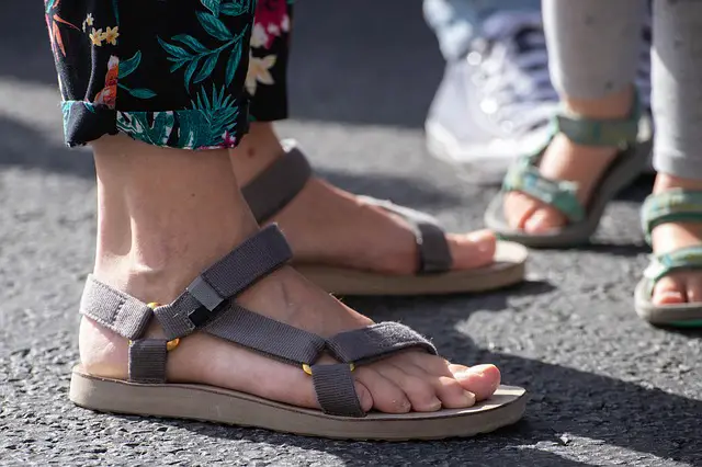 hiking in the summer with teva sandals